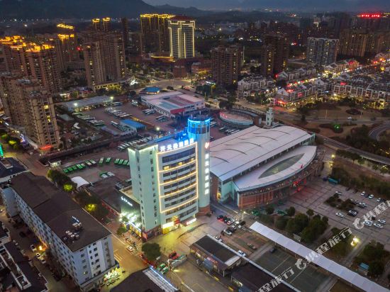 Manju Tiantai Passenger Transportation Center in Tiantai Chengguanzhen, People's Republic of China