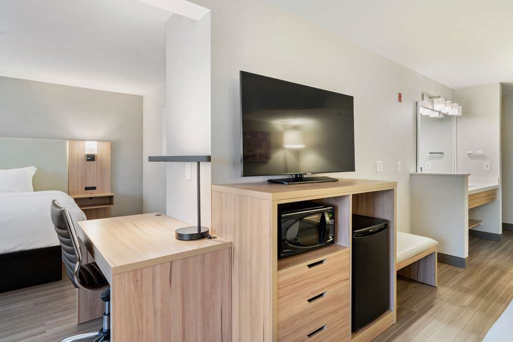 Best Western Lake Oswego Portland Hotel & Suites - photo 42