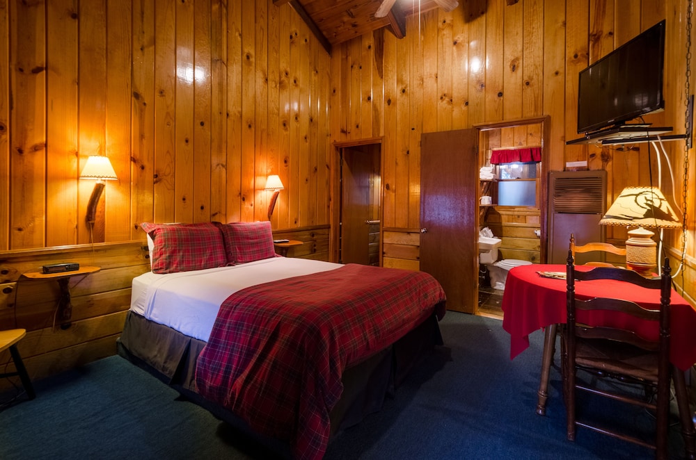 Idyllwild Bunkhouse - photo 19