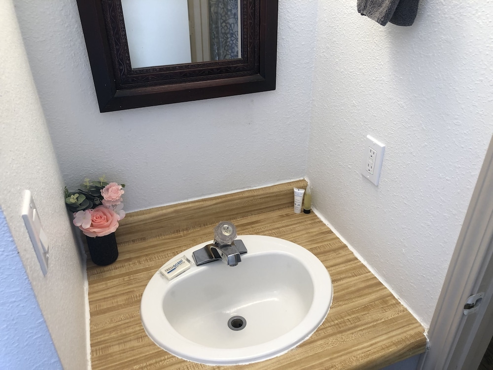 Brownsville Motel - photo 112