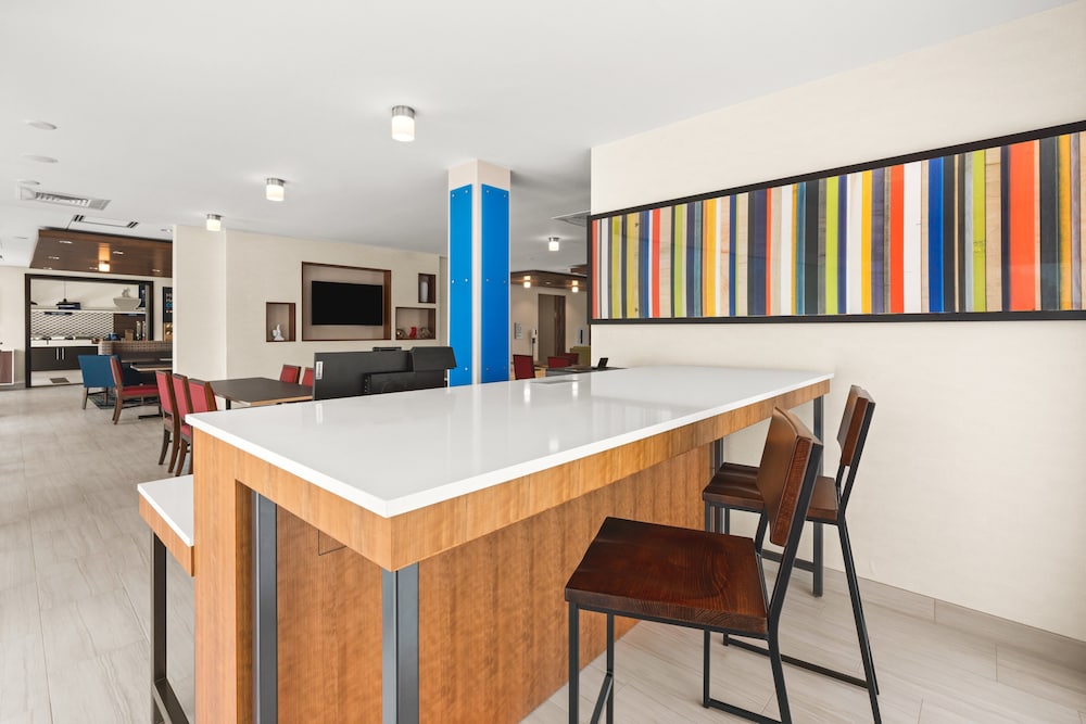 Holiday Inn Express & Suites Suisun City by IHG - photo 27
