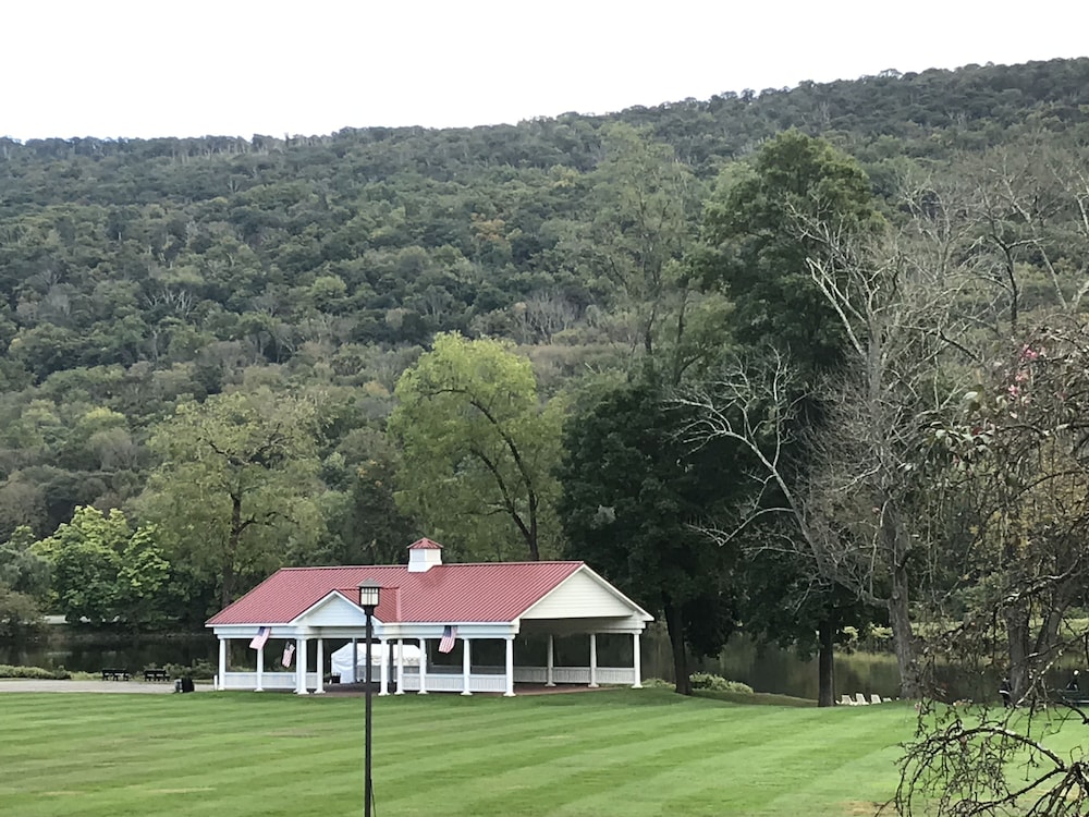 The Shawnee Inn and Golf Resort - photo 85