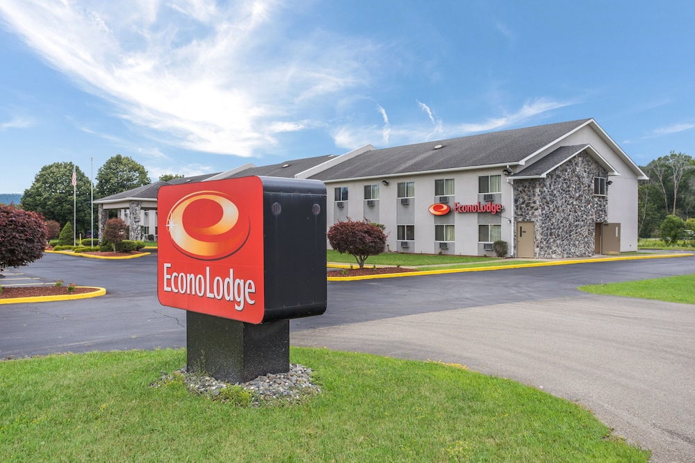Econo Lodge Painted Post Corning - photo 20