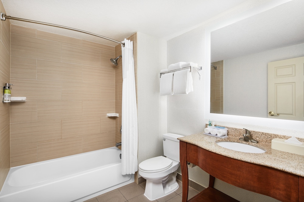 Holiday Inn Express & Suites Jacksonville SE Med Ctr Area by IHG - photo 26