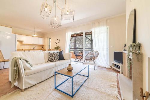 Apartment Pedro — 4-Star Luxury Hotel in Seixal, Portugal
