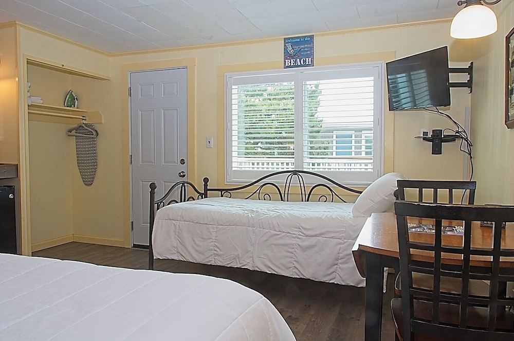 Vineyard Harbor Motel Private Beach - photo 105