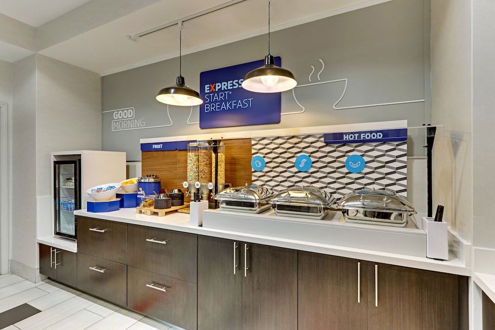 Holiday Inn Express Hotel & Suites Weatherford by IHG - photo 62