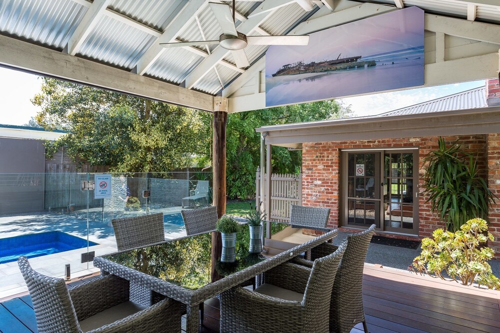 Glen Retreat — 4-Star Luxury Hotel in Rye, Australia