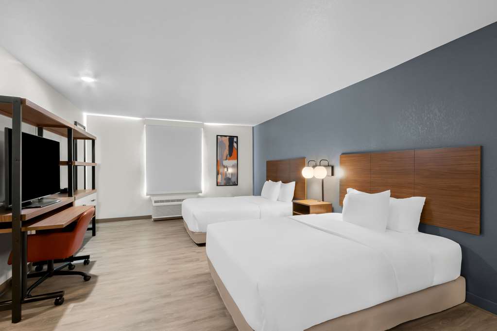 Everhome Suites Glendale Sports Entertainment District - photo 22