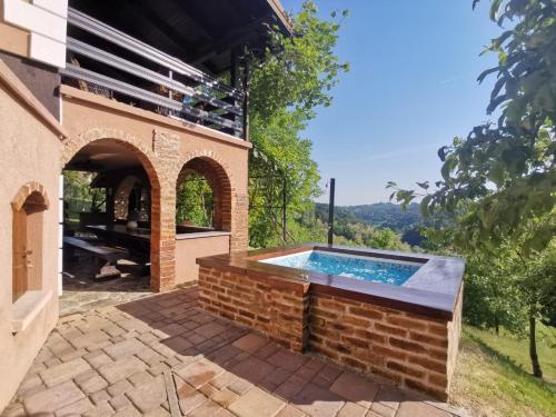Kuca Za Odmor Mila — 4-Star Luxury Hotel in Veliko Trgovisce, Croatia