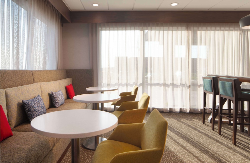 Hampton Inn Ogallala - photo 21