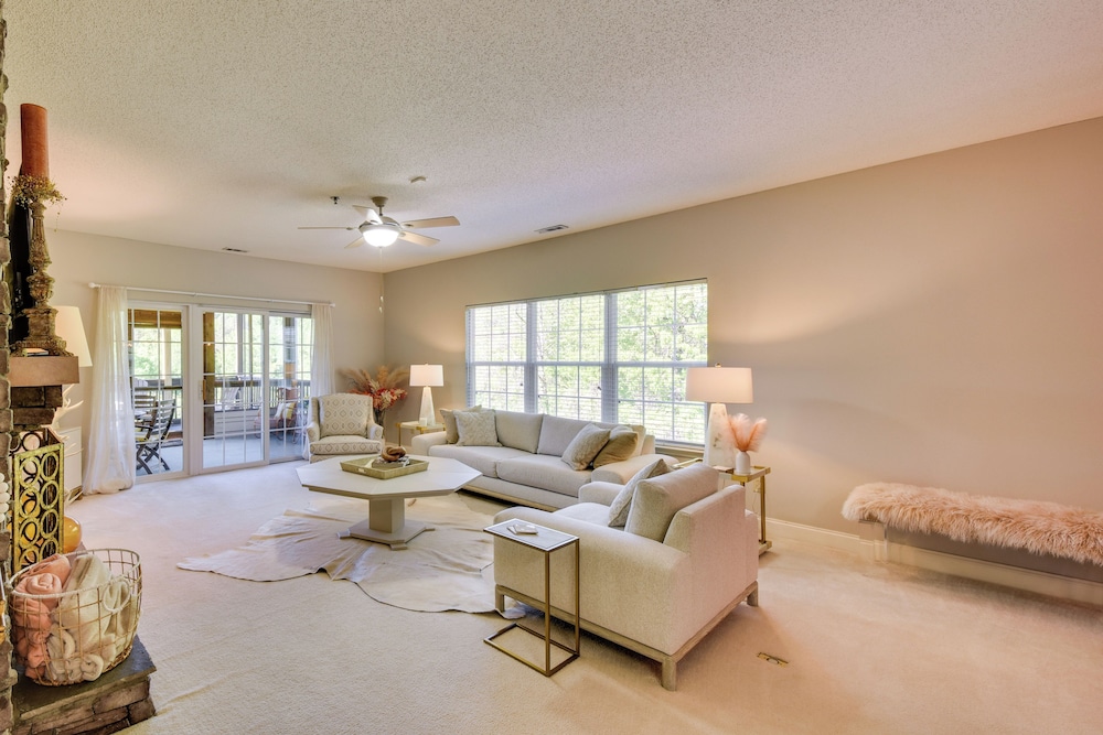 Kingwood Resort Condo with Golf Course Views - photo 6