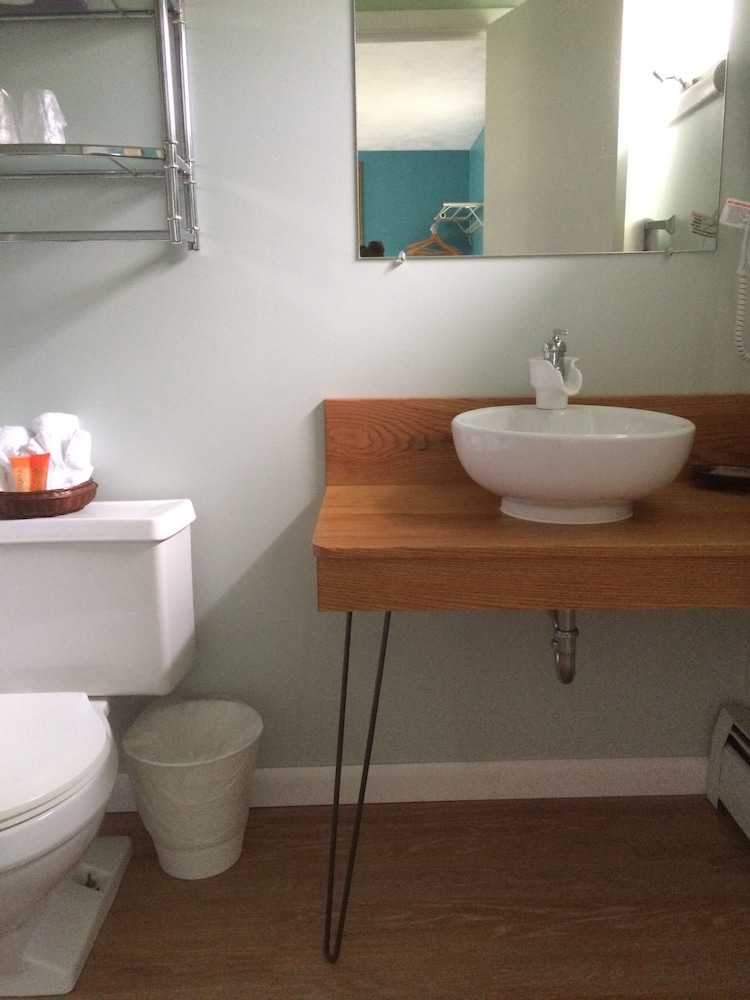Harwood Hill Motel - photo 19