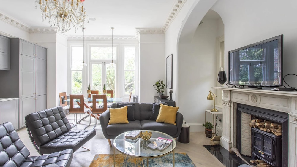 London Apartment 4 Bedrooms garden and Parking — 4-Star Luxury Hotel in London, United Kingdom