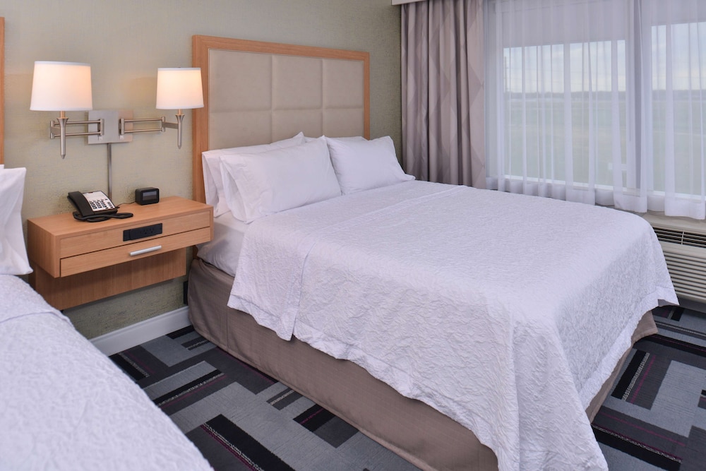 Hampton Inn & Suites Ames - photo 17
