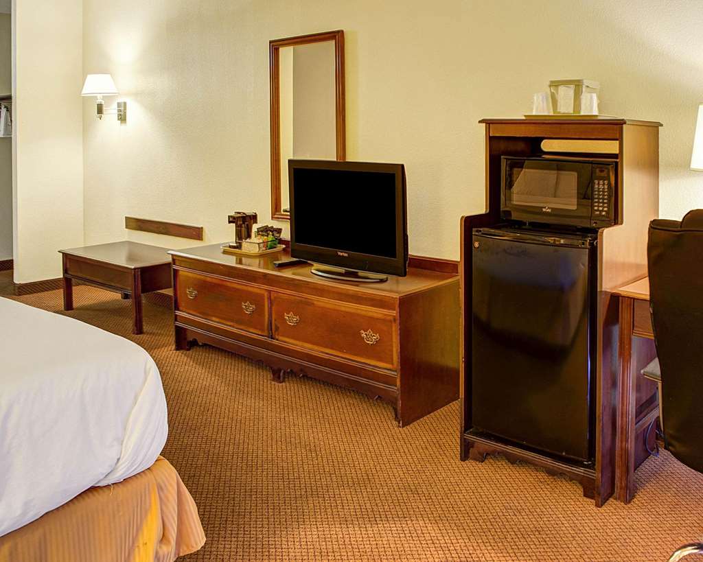 Quality Inn Richmond North - photo 12