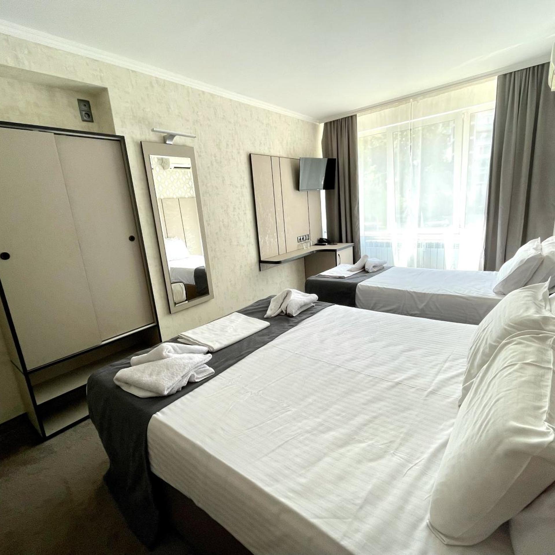 Hotel Cosmos