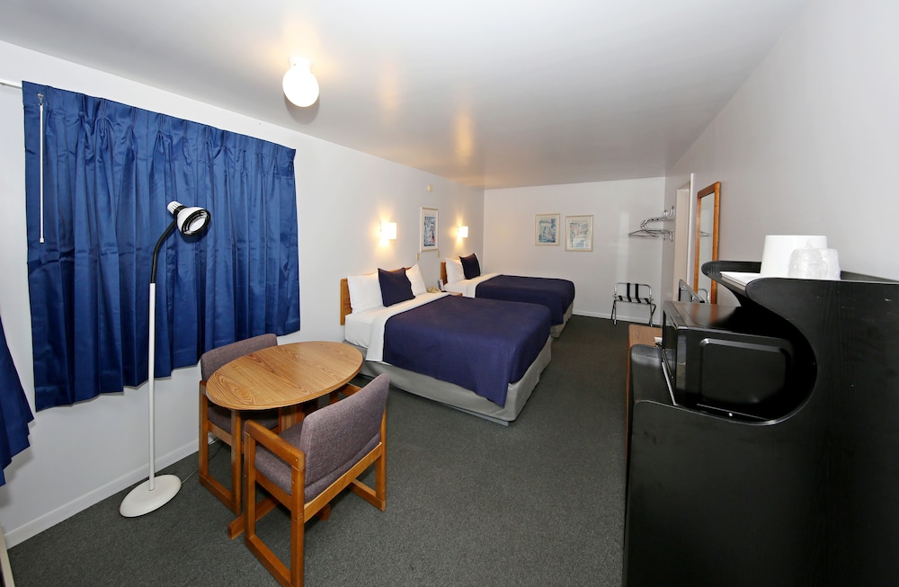 Aurora Borealis Motel in Saint Ignace, United States