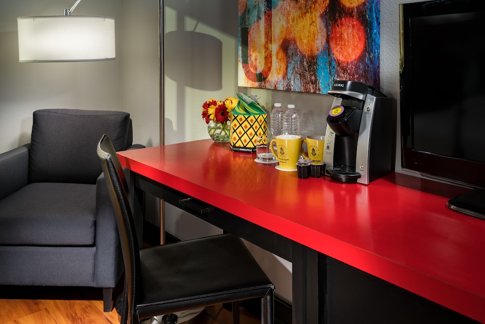 Staypineapple Hotel FIVE Downtown Seattle - photo 14