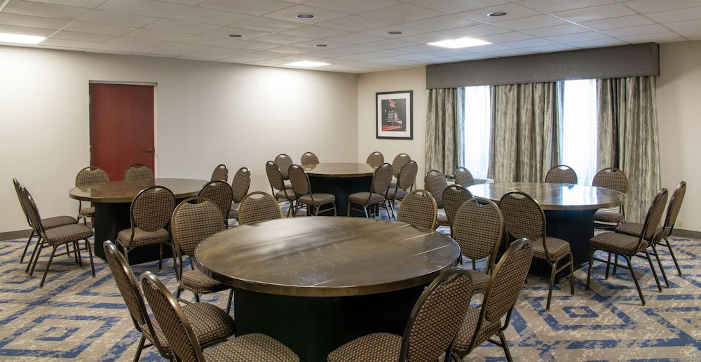 Hampton Inn Cleveland Solon - photo 49