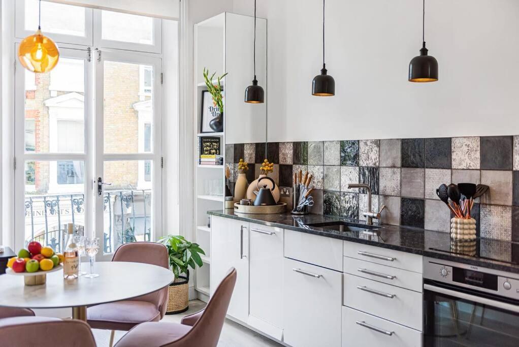 Lady on the Lane 2 Bed Primrose Hill — 4-Star Luxury Hotel in London, United Kingdom
