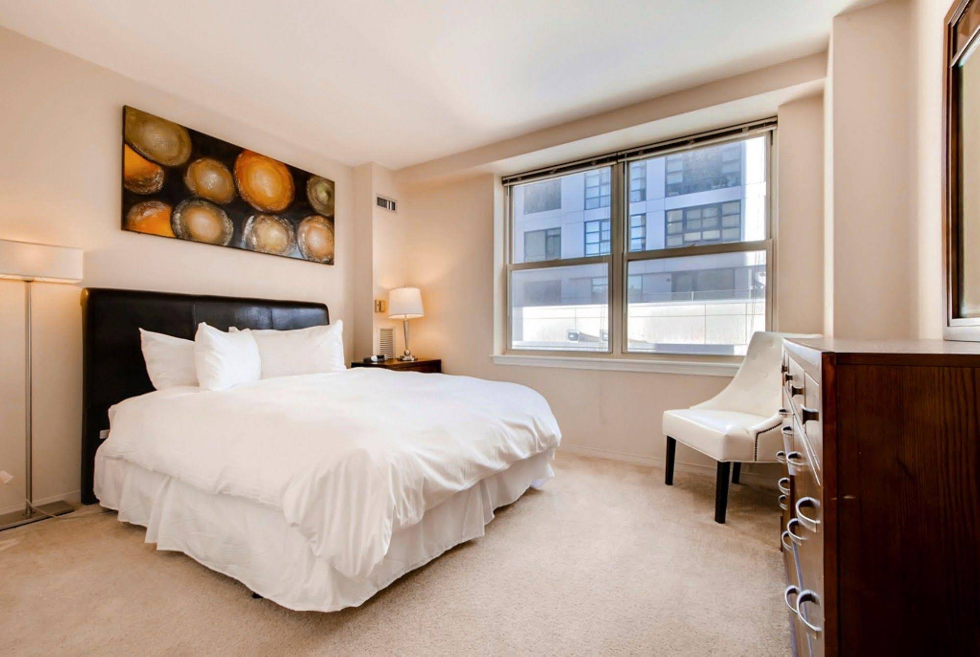 Global Suites at Victory Gardens - photo 5