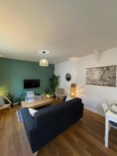 Sleepin Orleans Parking Netflix in Orleans, France