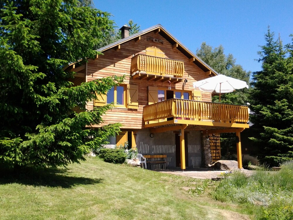 Chalet With 4 Bedrooms in Ax les thermes With Wonderful Mountain View — 4-Star Luxury Hotel in Ax-Les-Thermes, France