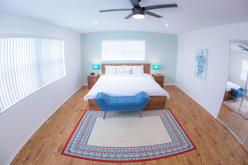 St Pete Beach Suites - photo 13