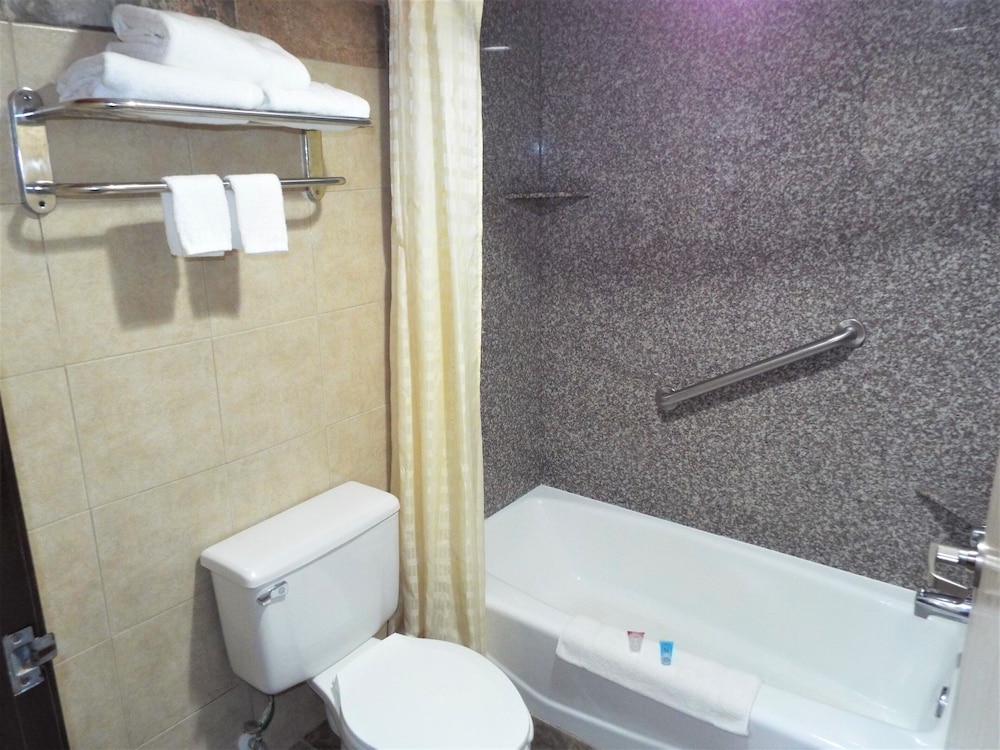 Texas Inn Harlingen - photo 11
