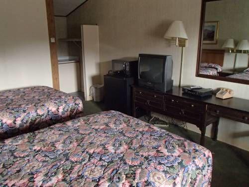 1St Interstate Inn - photo 18