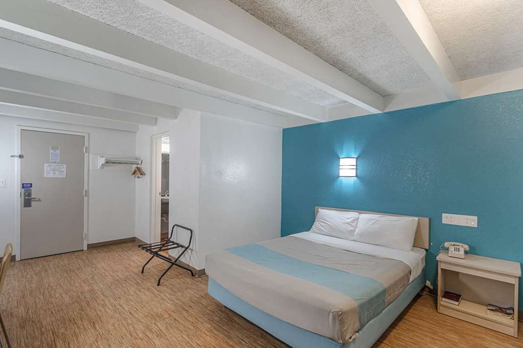 Motel 6 Kokomo In - photo 17
