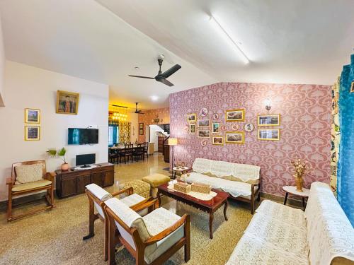 Cine Castle 4BHK Luxury Spacez Villa with Private Theatre & Garden — 4-Star Luxury Hotel in Bengaluru, India