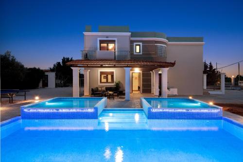 Aileen Villa — 4-Star Luxury Hotel in Kallithea, Greece