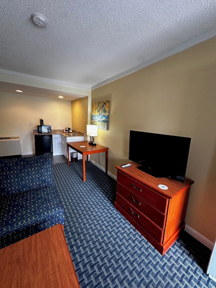 Ramada by Wyndham Virginia Beach - photo 22