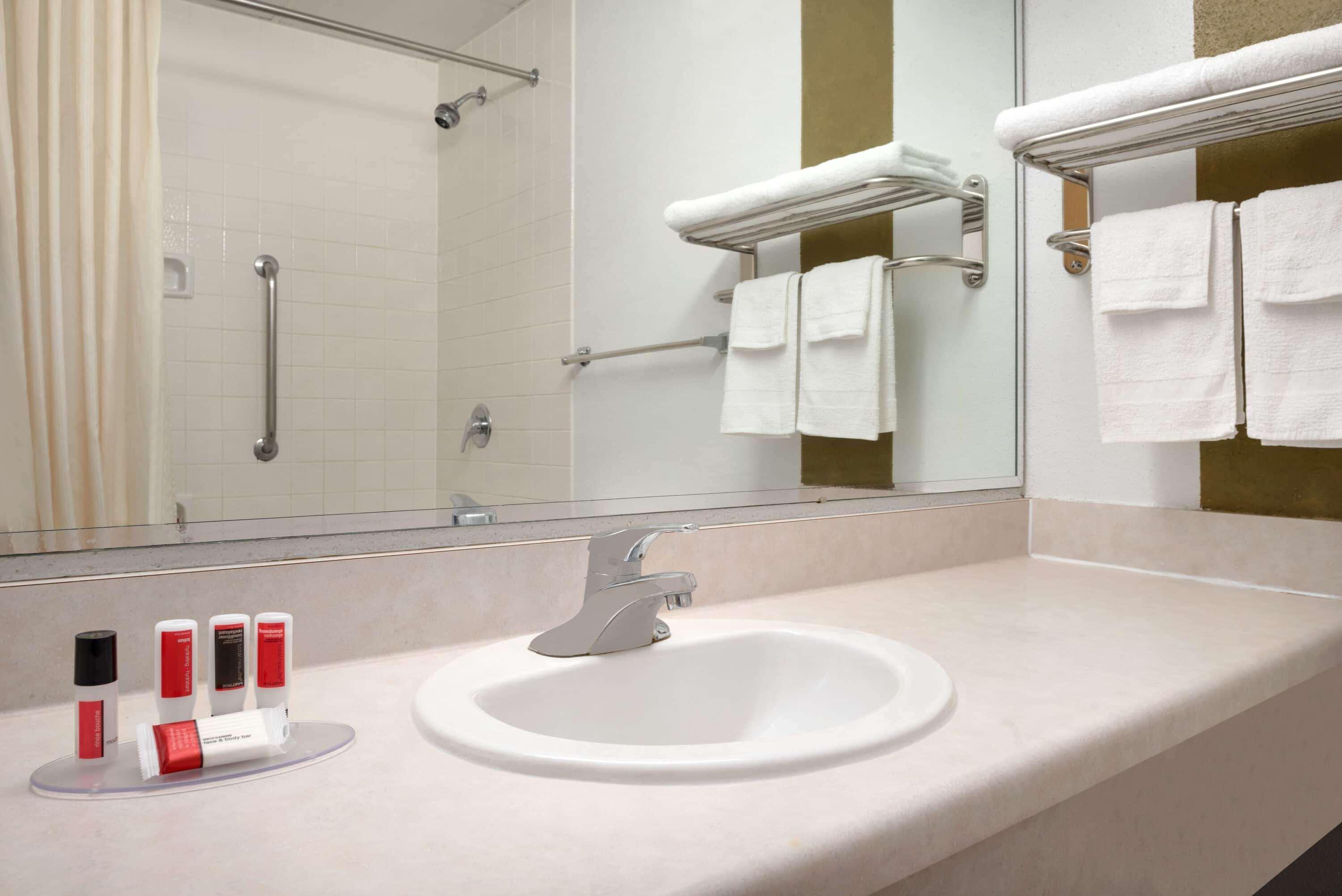 Travelodge by Wyndham Zanesville - photo 20
