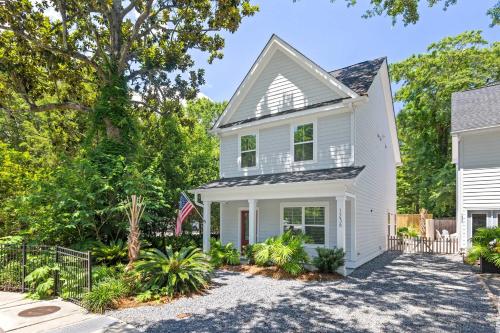 Lowcountry Lux 5 min to Beach 7 min to Dtwn in Charleston, United States