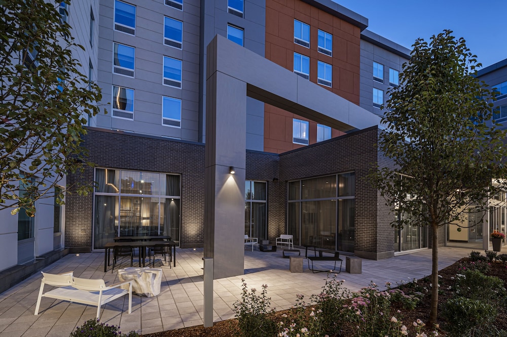 Hampton Inn Boston Woburn - photo 27