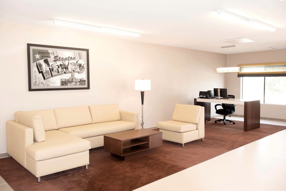Super 8 by Wyndham Stanton - photo 20