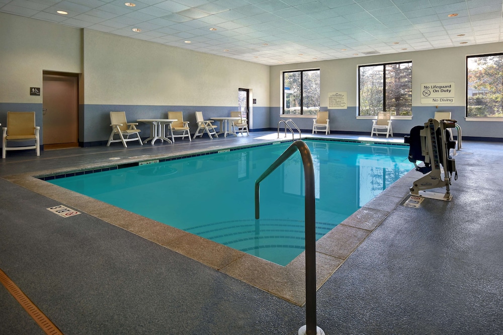 Hampton Inn White River Junction - photo 12