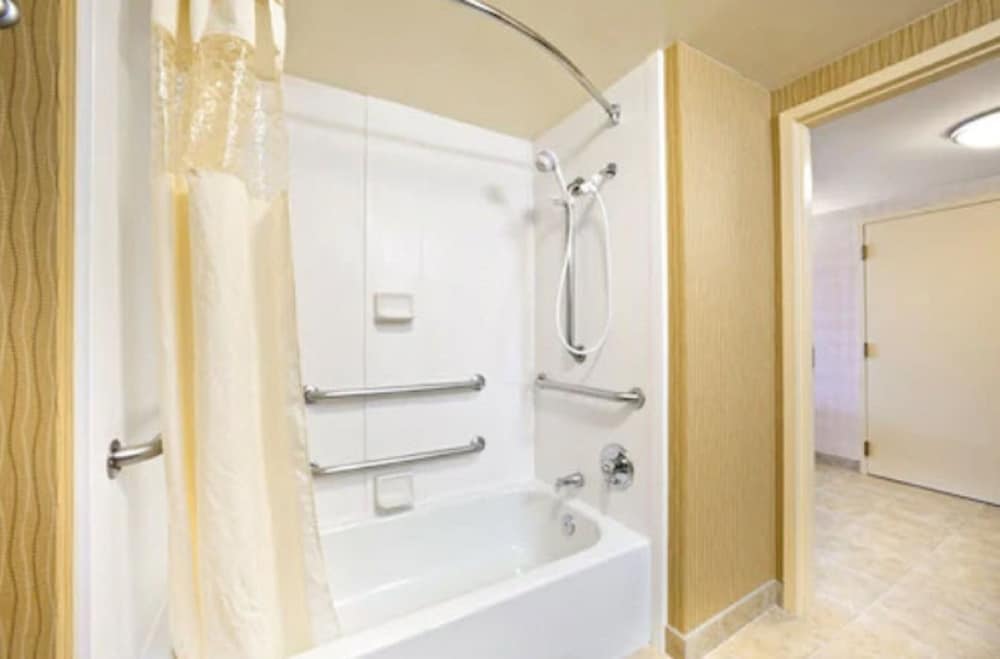 Hampton Inn & Suites Arundel Mills Baltimore - photo 40
