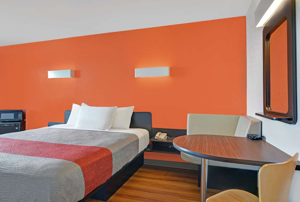 Motel 6 Cutler Bay FL - photo 12
