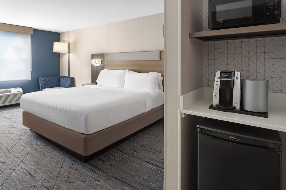 Holiday Inn Express Hotel & Suites Freeport by IHG - photo 11