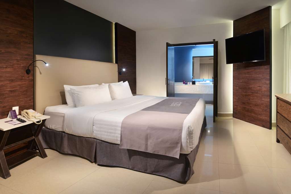 MASTER SUITE