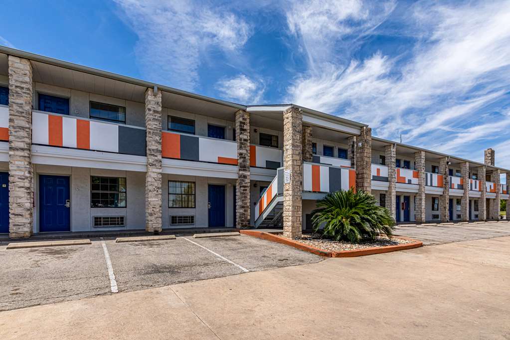 Motel6 Georgetown TX - photo 9