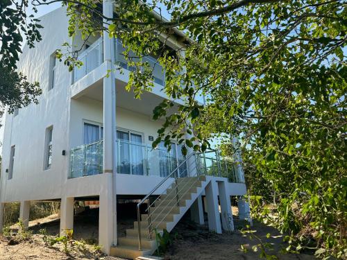 Mandowa Prepayment Required - carbon neutral hotel in Unknown City