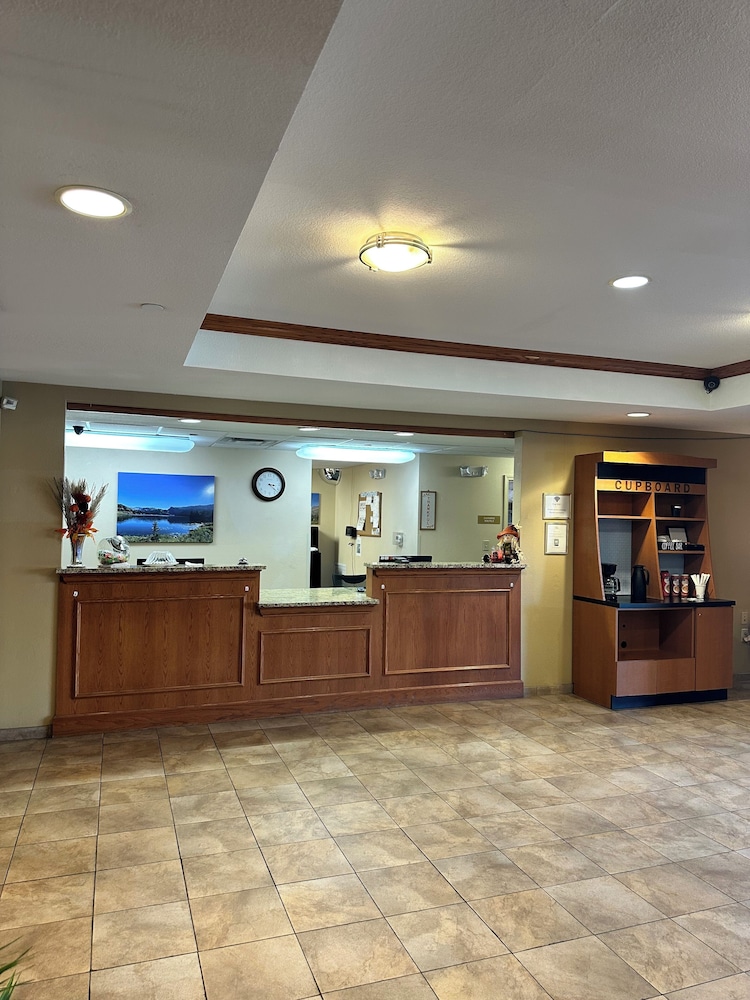 Candlewood Suites Parachute - photo 2