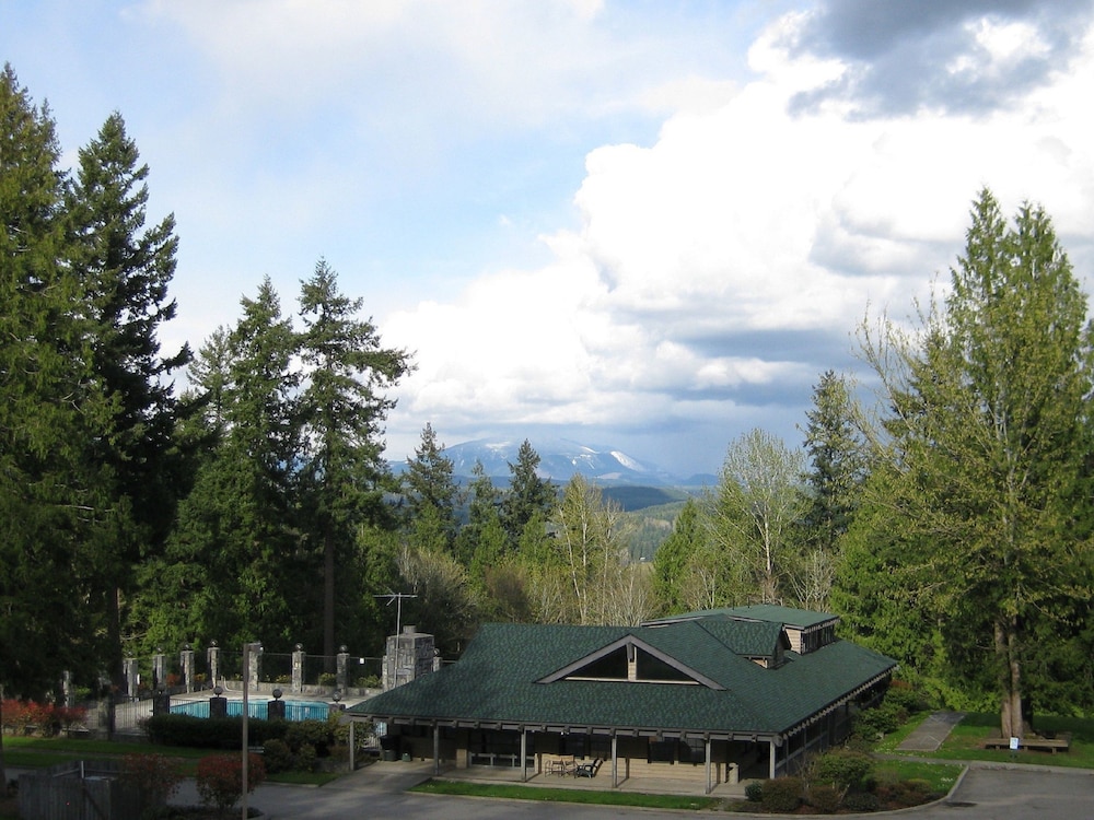 Tall Chief Camping Resort Cottage 1 — hotel in Fall City