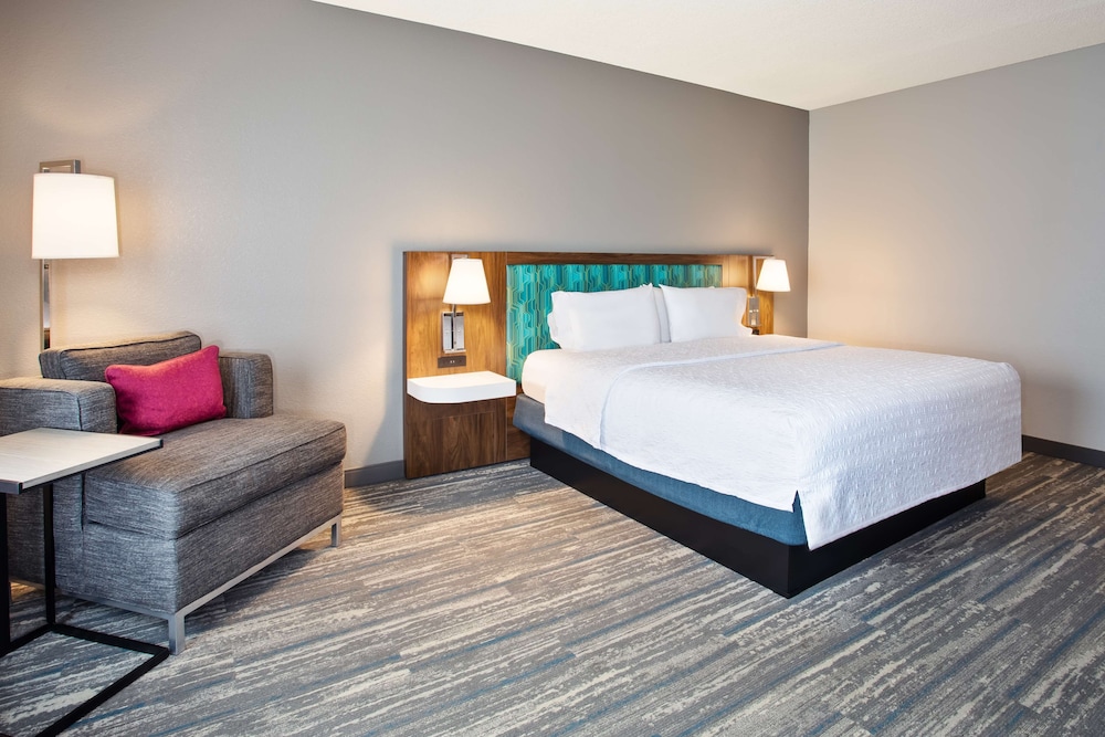 Hampton Inn & Suites Tampa East - photo 13