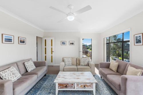 Seaview Escape Beach Family Getaway With Games — Shellharbour